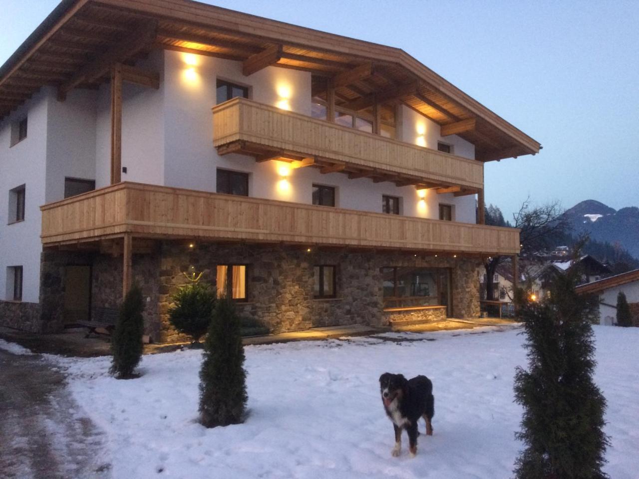 Berghof Zillertal Apartment Fuegen Exterior photo